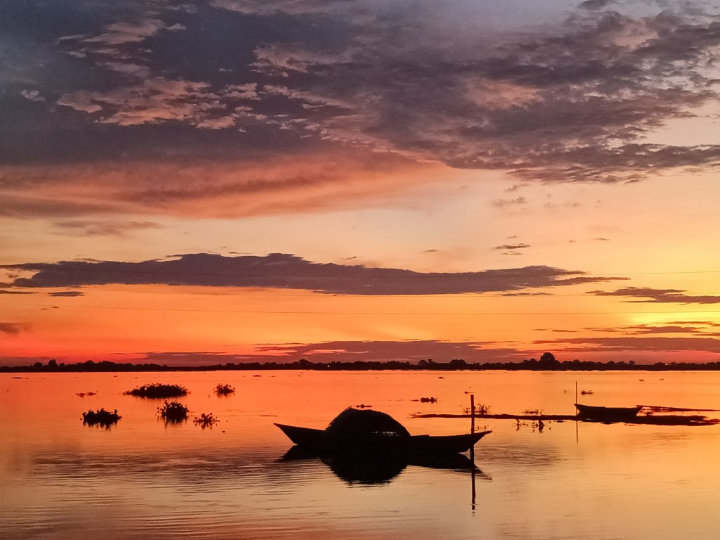 Capturing Nature’s Masterpiece: The Mesmerizing Sunsets of South Salmara,&nbsp;Assam